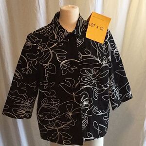 Ladies jacket in black & white 3/4 sleeves in 14